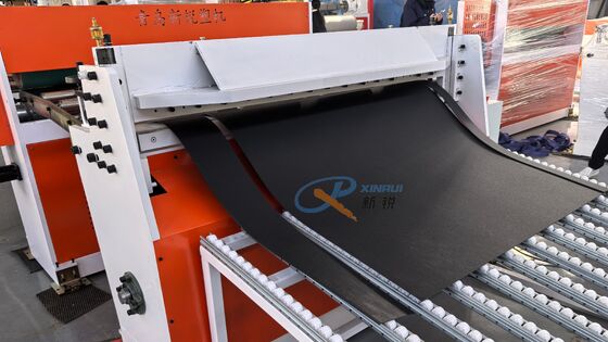 1400-1800mm TPE TPV TPR Máquina de alfombras para automóviles Máquina de fabricación de láminas de formación al vacío
