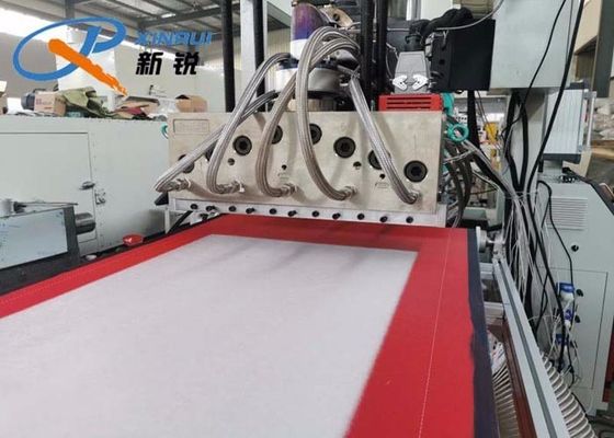 tela no tejida de 175m m que hace la máquina con control del PLC