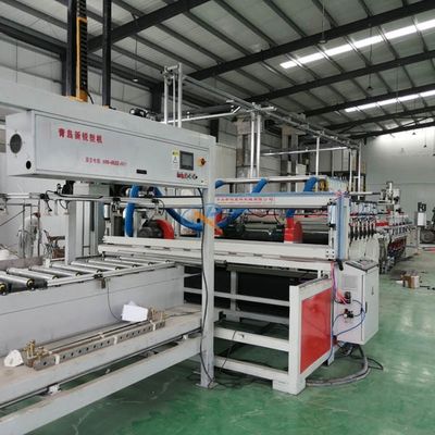 Un buen precio. tablero del PVC de 1220m m WPC que hace la máquina para los muebles en línea