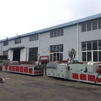 Cadena de producción hueco del panel de la puerta del PVC de SJSZ80 WPC