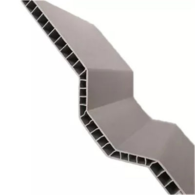 PVC gemelo acanalado de la pared que cubre la máquina plástica del perfil