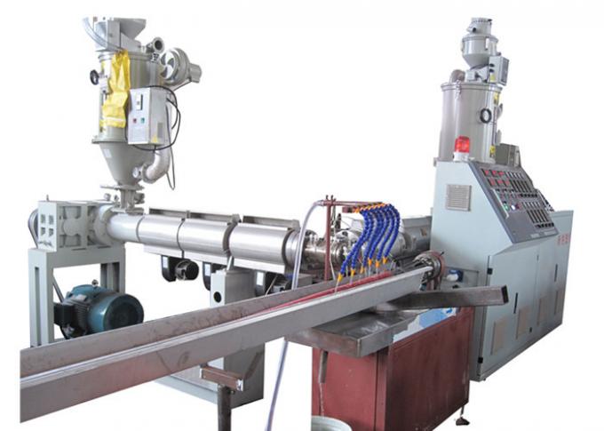 Manguera espiral flexible plástica de la succión del PVC que hace la máquina